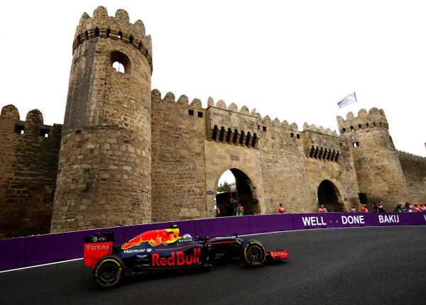 Max_Verstappen_Red_Bull_Racing_F1_Grand_Prix_Europa_2016