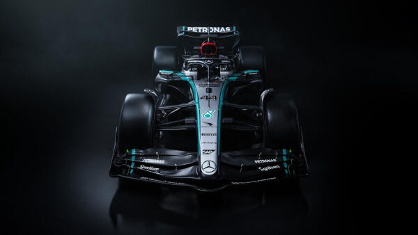 Mercedes w15 2024