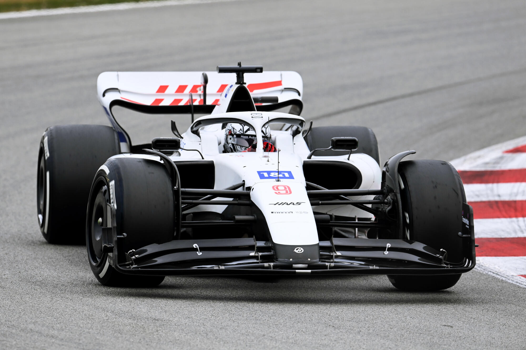 Nikita Mazepin rijdt de Haas testdagen Barcelona 2022