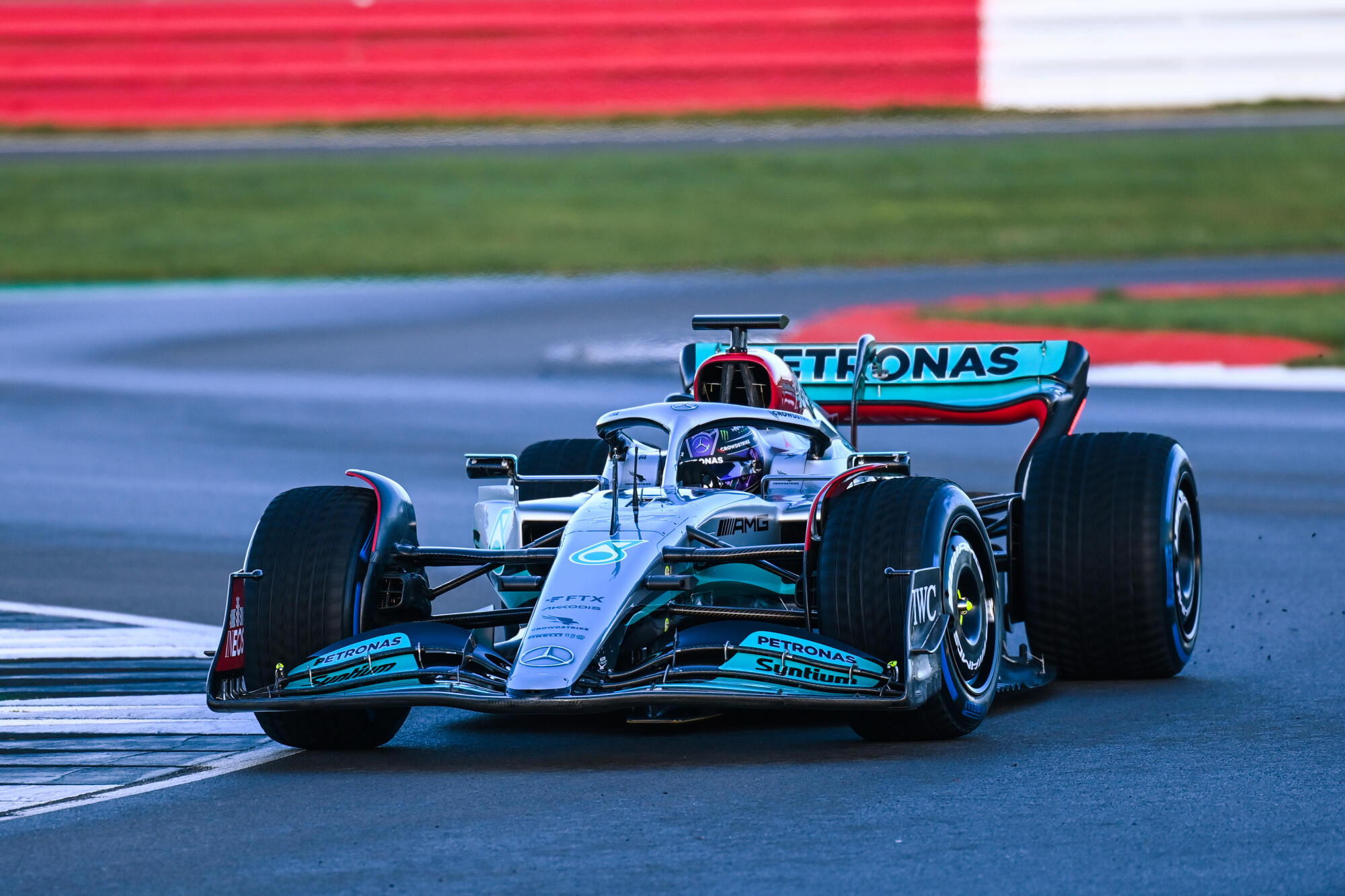 Mercedes W13 zoomed in