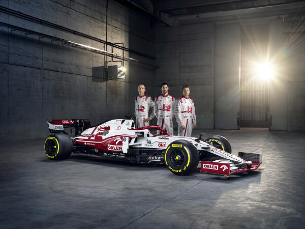 ARRO_2021_C41_3.4_Front_Right_Driver