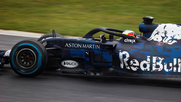 1920x1080-Daniel-Ricciardo-Red-Bull-Racing-RB14-Silverstone