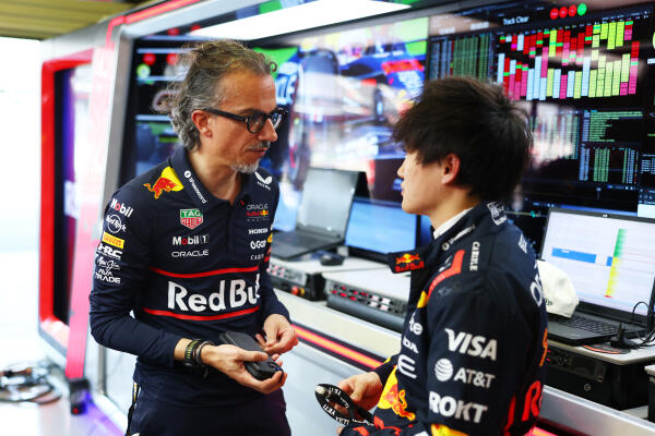 Yuki Tsunoda en Laurent Mekies - F1 Grand Prix van Mexico 2025