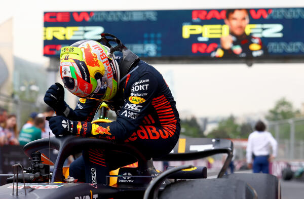 Sergio Perez overwinning auto Baku 2023
