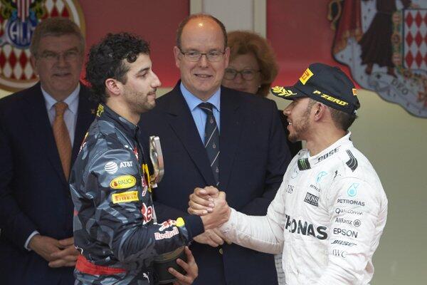 Daniel_Ricciardo_Lewis_Hamilton_Monaco_GP_2016
