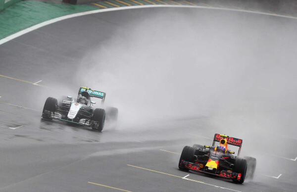images_2016_F1_11_Brazilie_Nico_Rosberg_Max_Verstappen_F1_Grand_Prix_Brazilie_2016