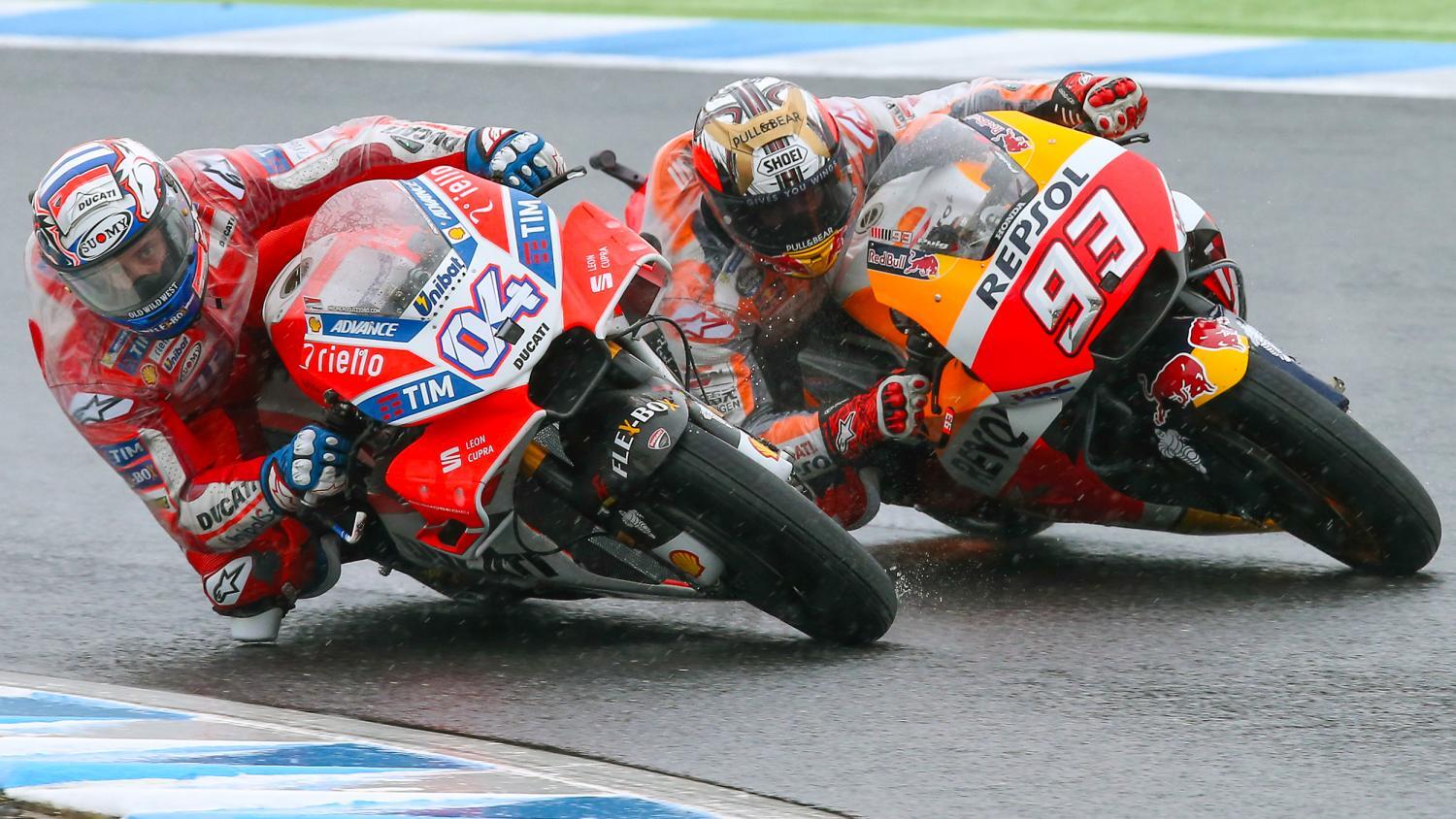 171015_JAP_MotoGP_duel_Dovizioso-Marquez