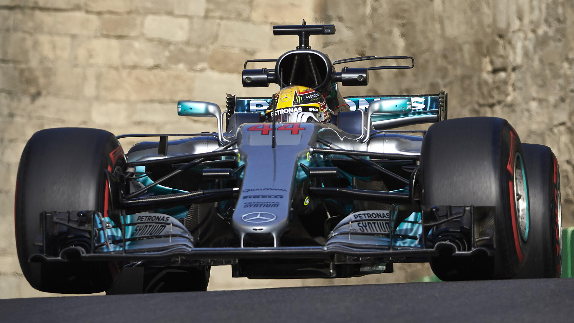 1920x1080-Lewis-Hamilton-Mercedes-GP-Azerbeidzjan