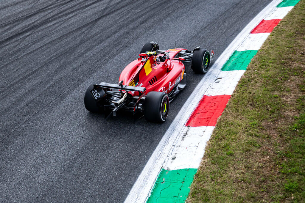 Carlos Sainz auto Ferrari Monza 2023