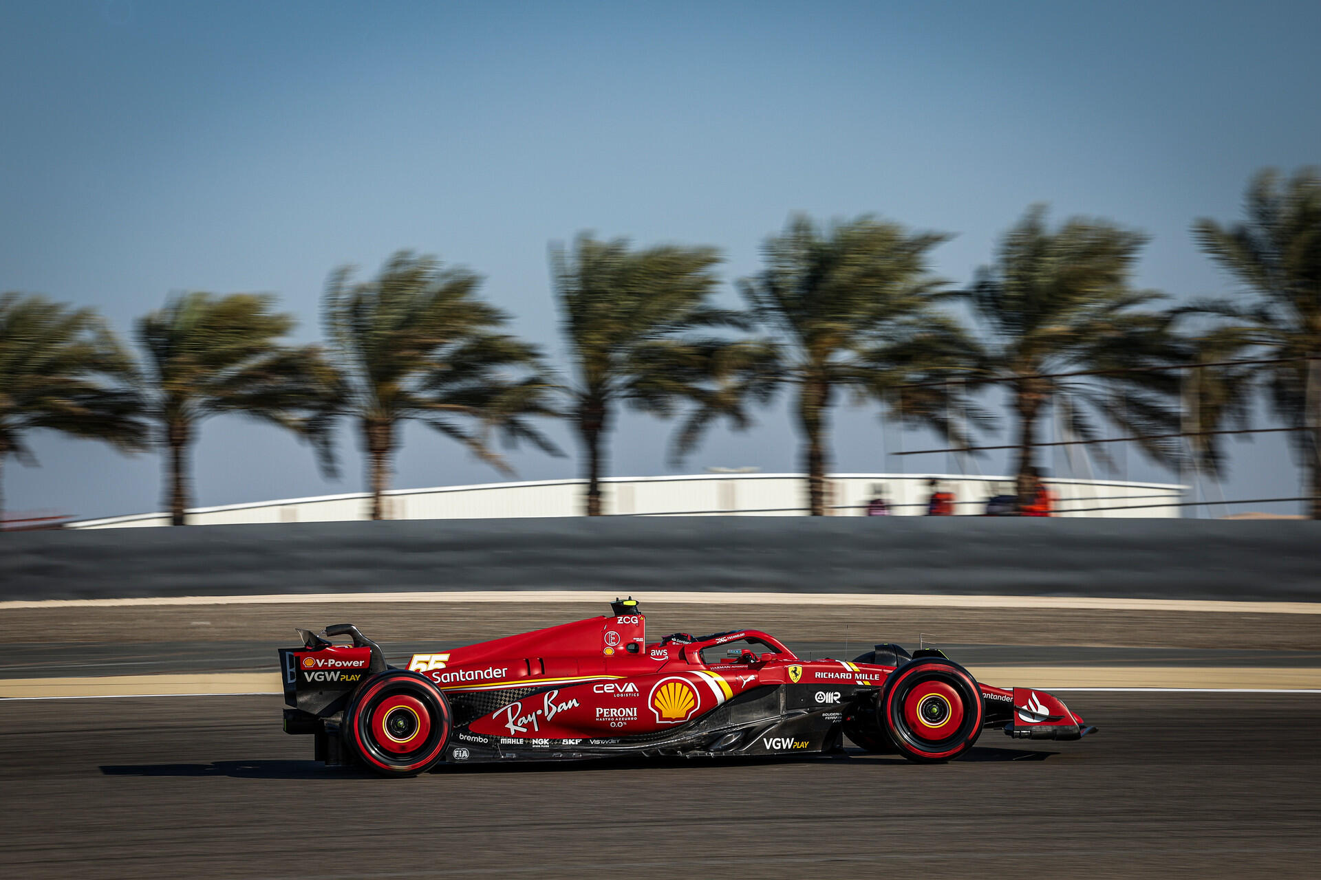 Carlos Sainz auto Bahrein 2024