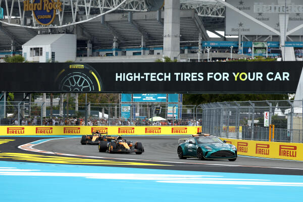 Safety Car Lando Norris Oscar Piastri sprint zaterdag Miami 2025