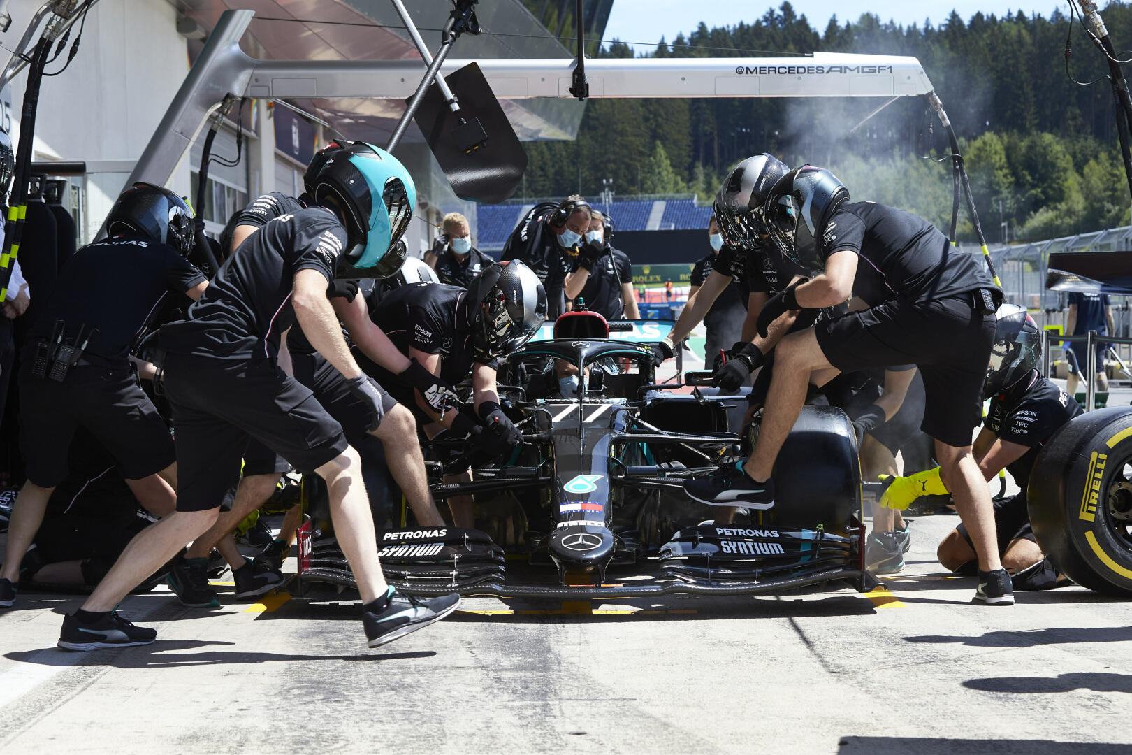 mercedes-pit-gp-oostenrijk