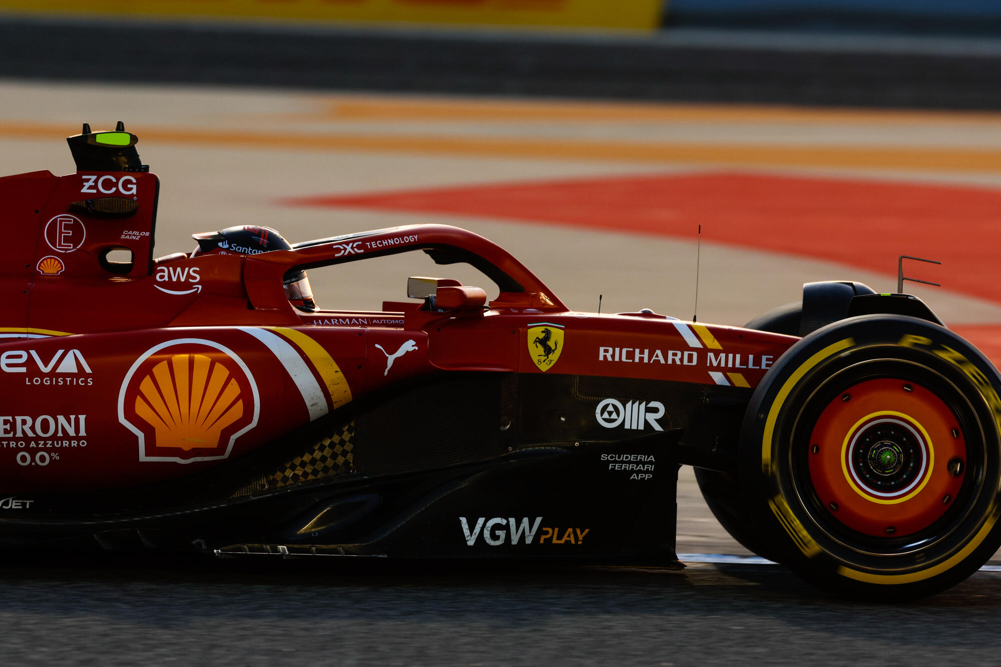 carlos sainz snelste in VT3 bahrein