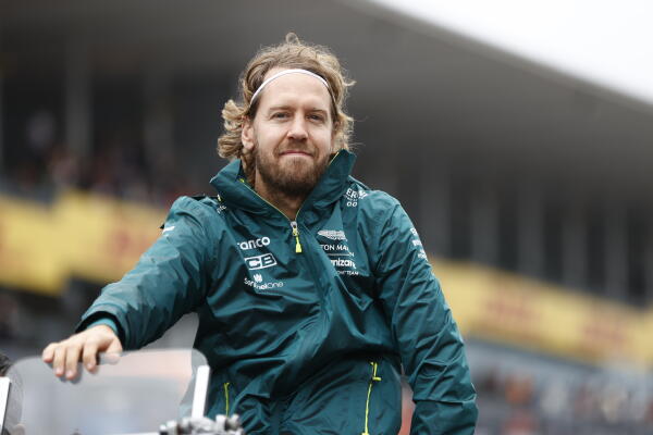 Sebastian Vettel Japan Aston Martin