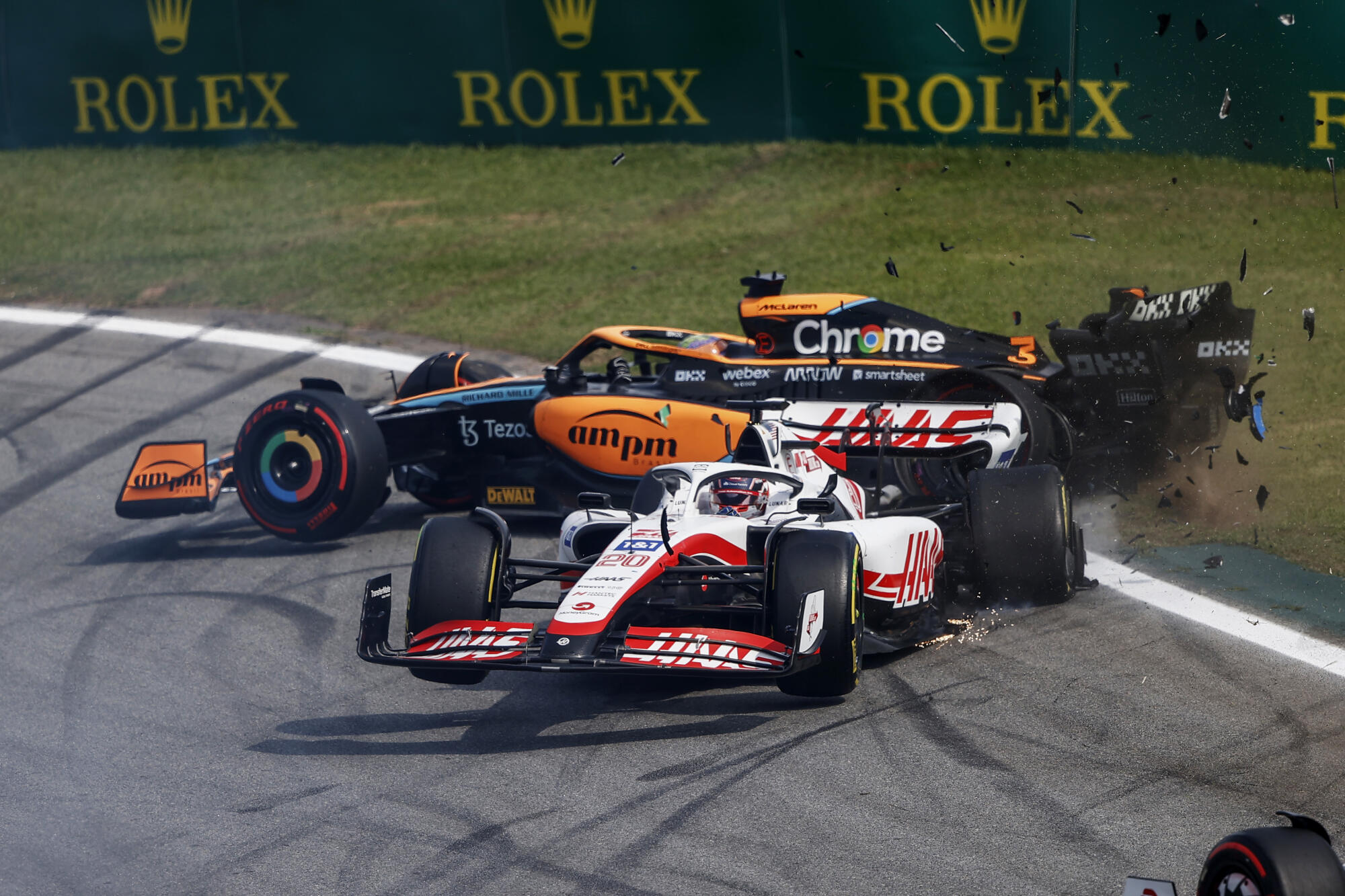 Magnussen Ricciardo crash Brazilie
