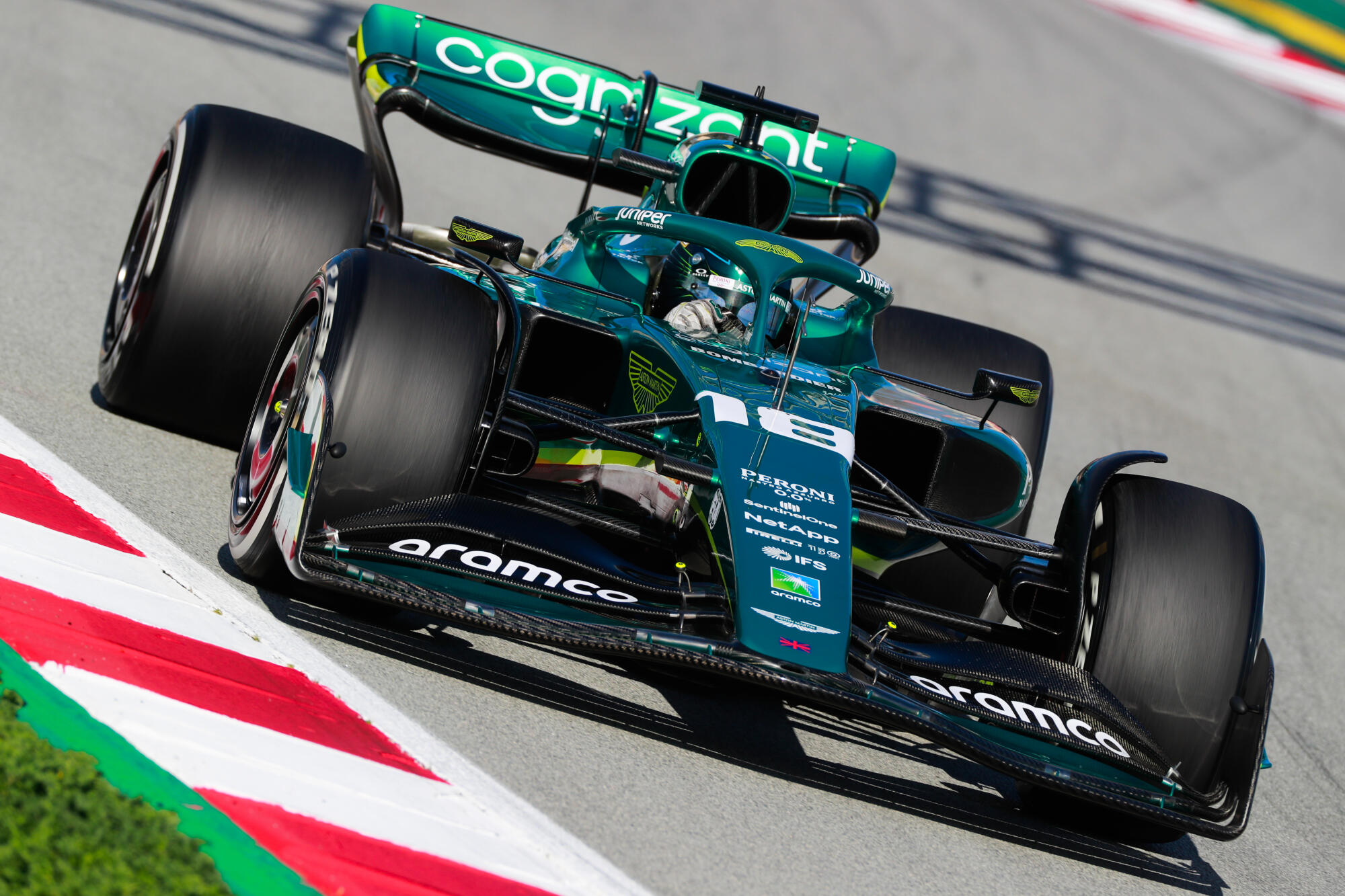 Lance Stroll in de Aston Martin tweede testdag Barcelona 2022