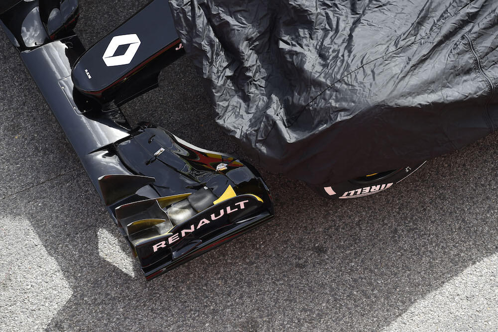 images_Formule1_2016_nieuws-februari_22-02_barcelona_renault_d1_2