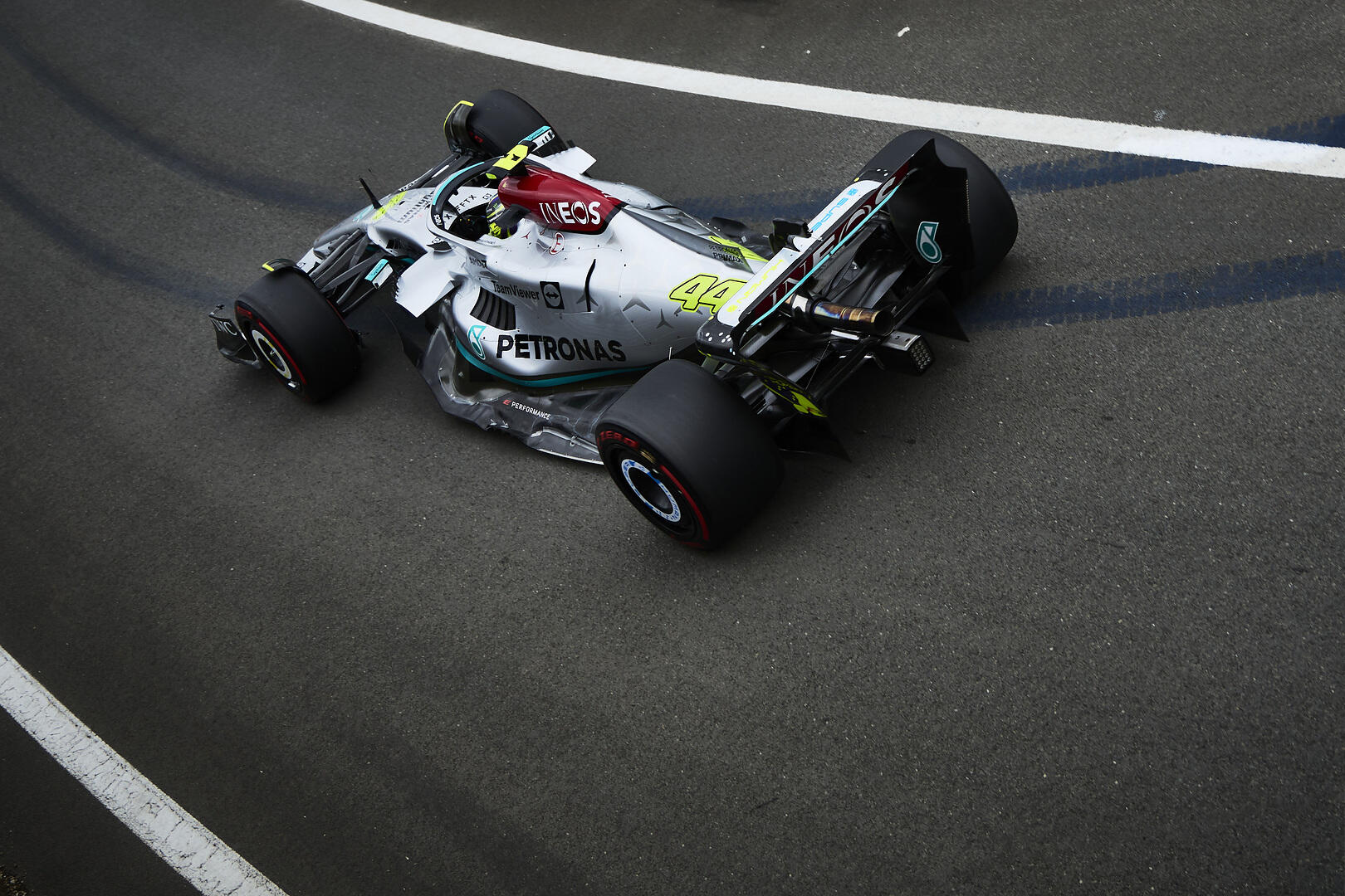 Lewis Hamilton track silverstone