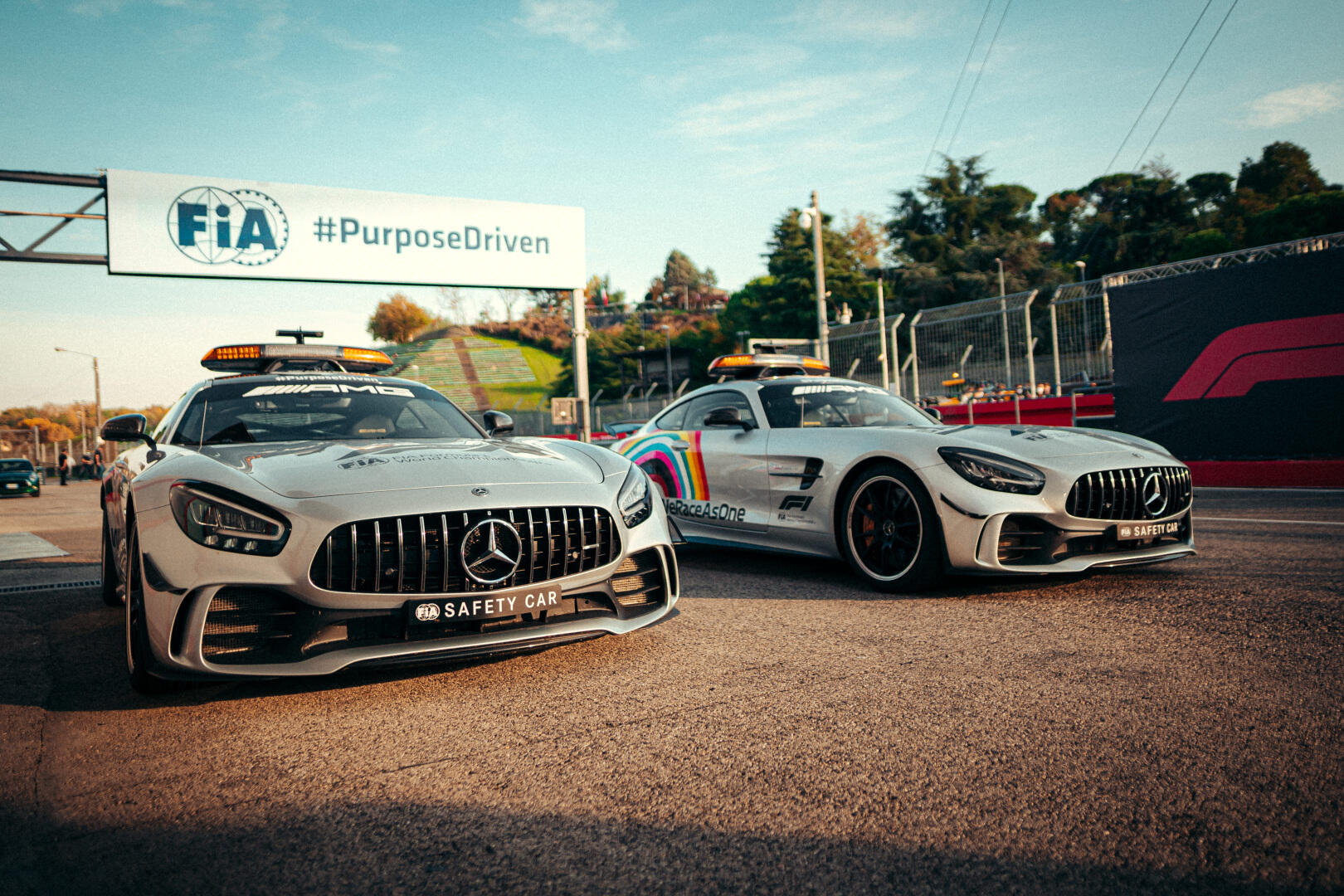 mercedes-pool-safety-car