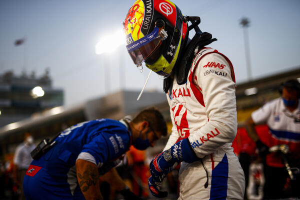 1018919911-LAT-20211121-GP2120_142847_ONZ5002-724
