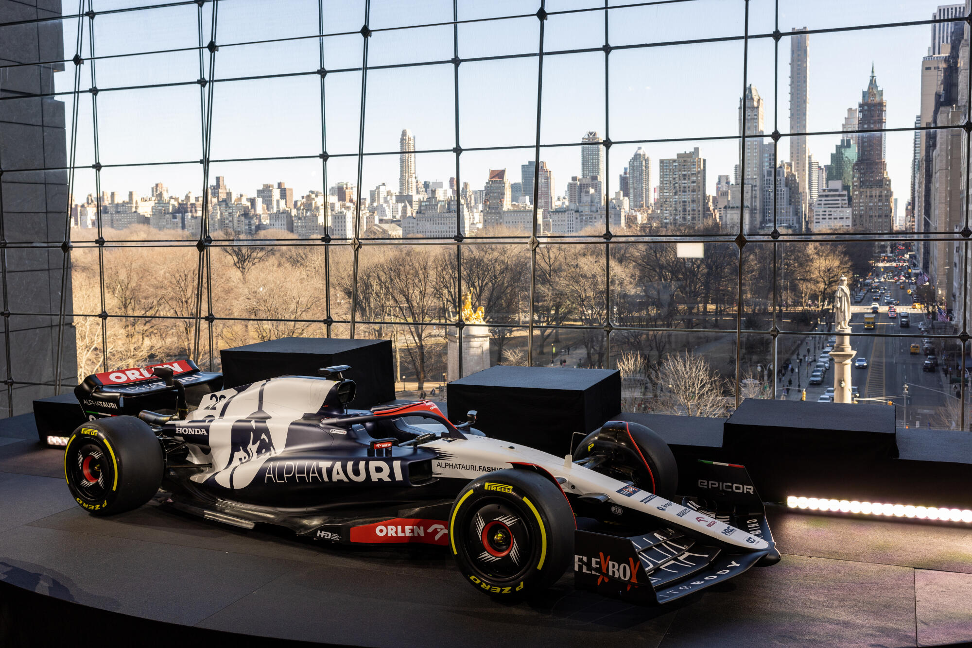 AlphaTauri car launch 2023