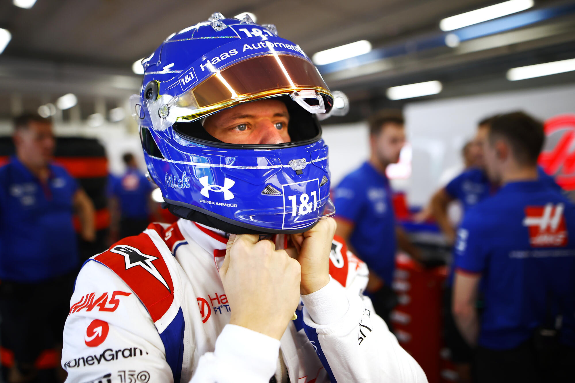 Mick Schumacher helm vrijdag Brazilië 2022