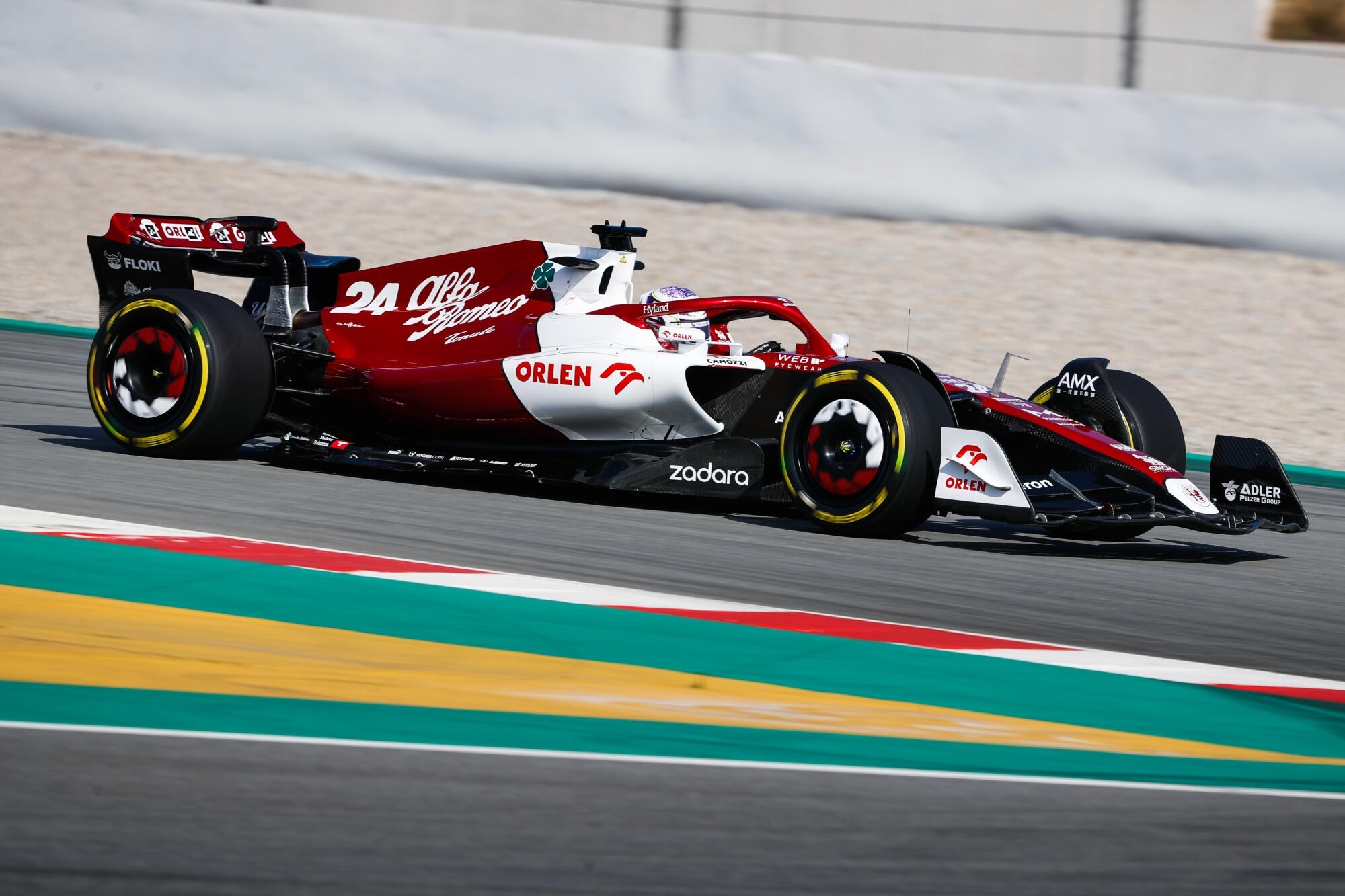 Guanyu Zhou tijdens filmdag Alfa Romeo 2022