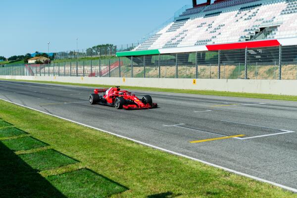 200051-f1-sebastian-vettel-mugello