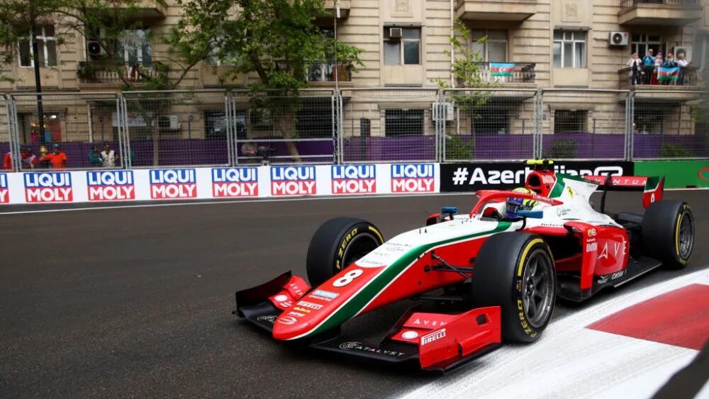 Bearman in auto Baku 2023