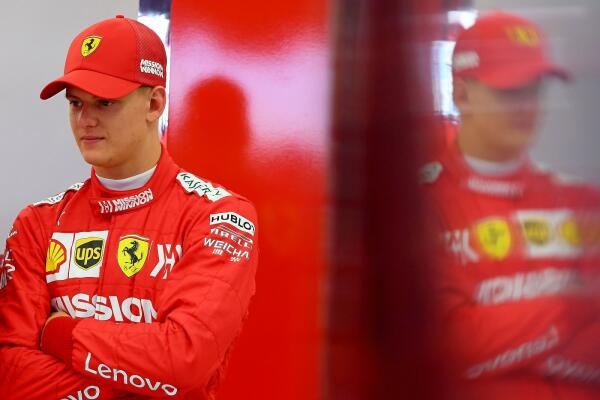 190094-test-bahrain-day-1