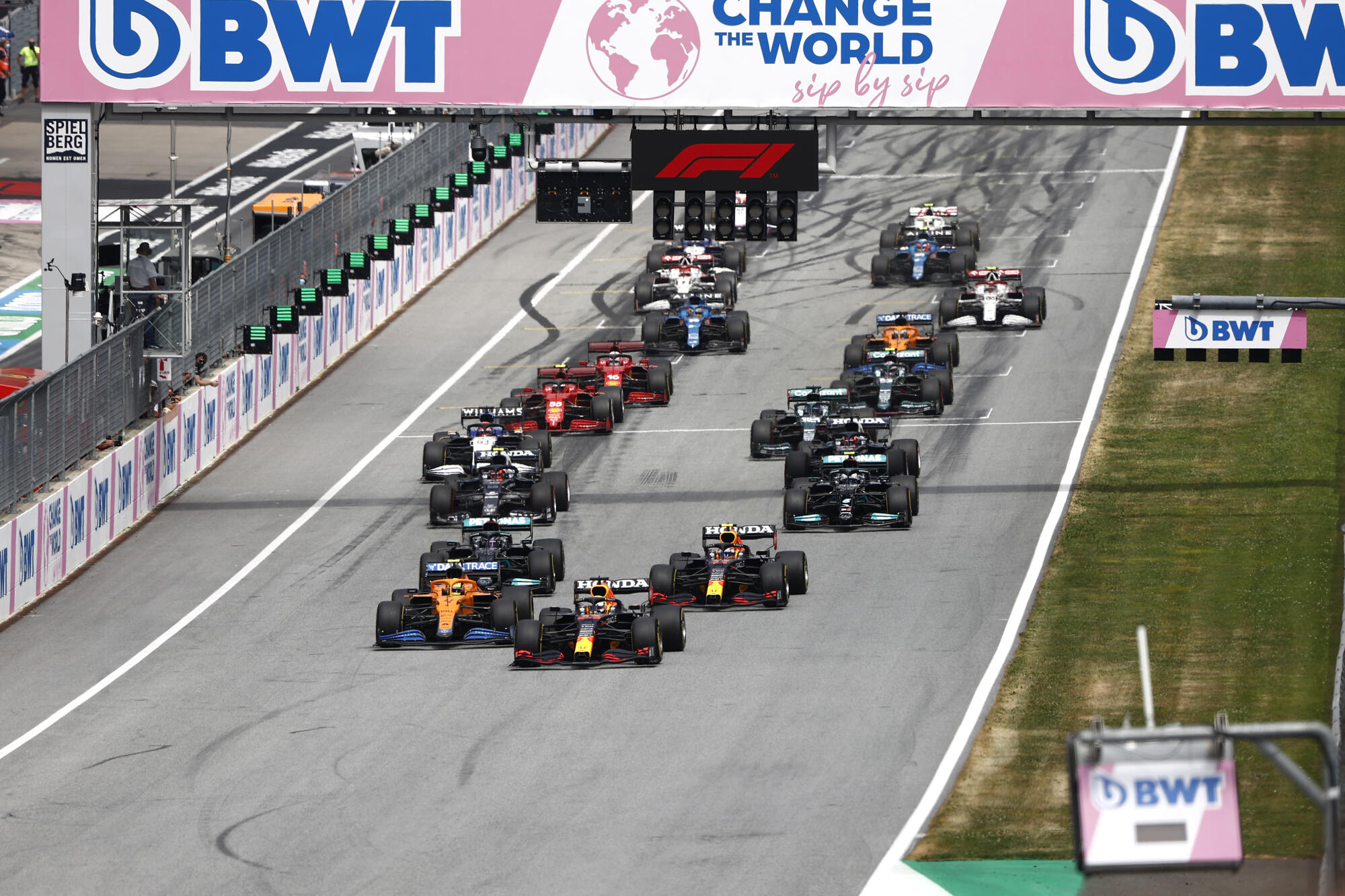 MaxVerstappen_LandoNorris_Oostenrijk_Start