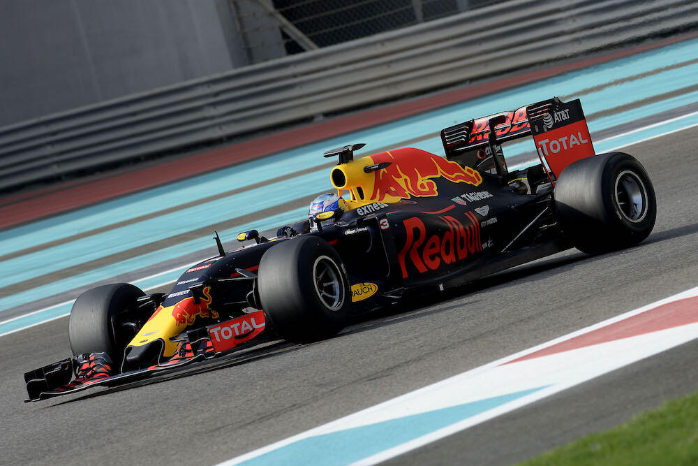 images_2016_F1_11_Pirelli_AbuDhabi_pirelli_abudhabi_test_1