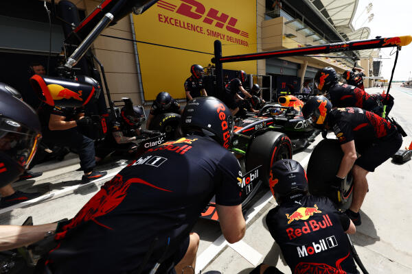 Sergio Pérez pitstop derde testdag Bahrein 2022
