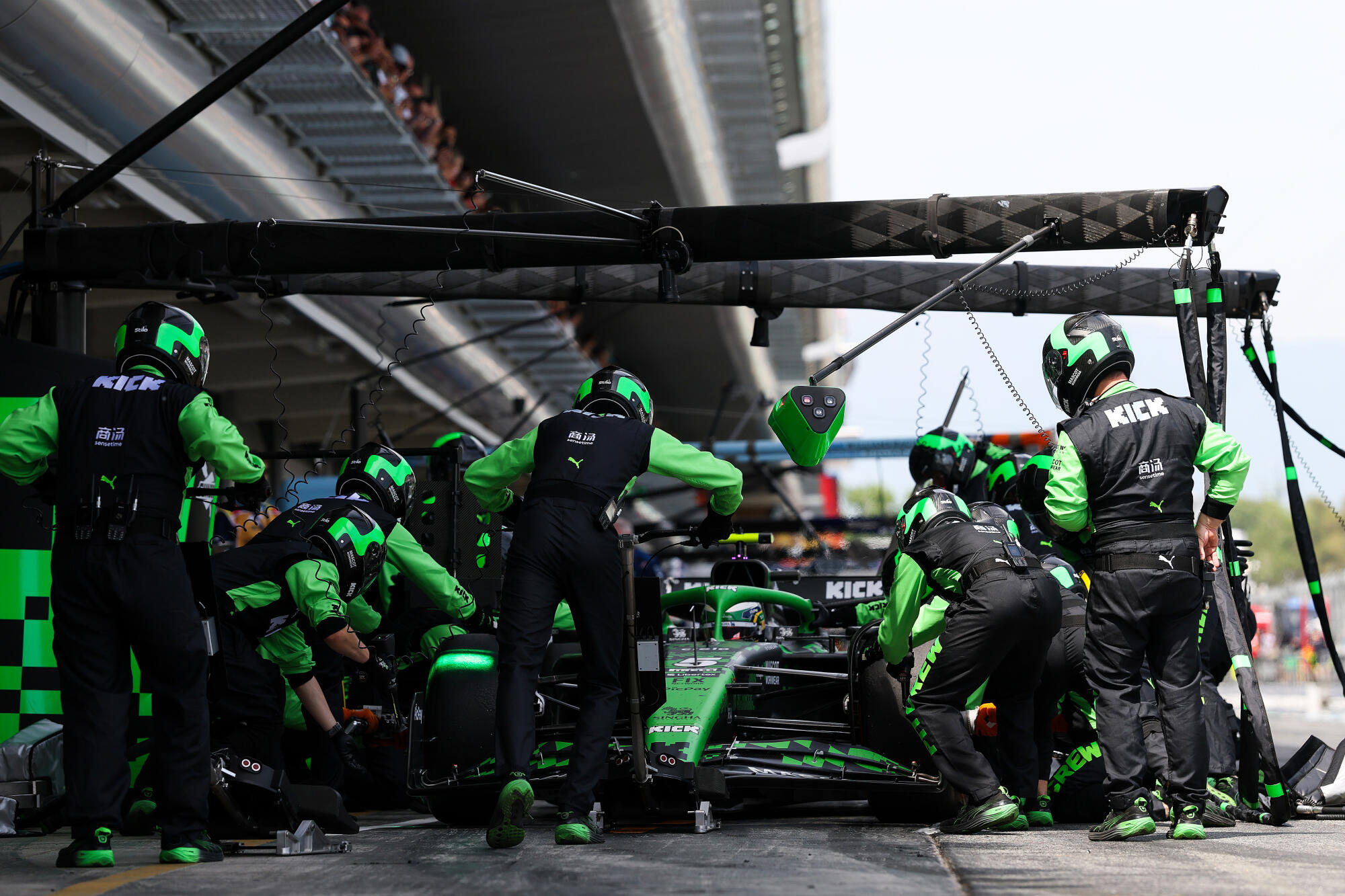 Gabriel Bortoleto pitstop race Spanje 2025